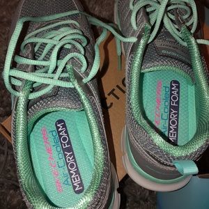 Women’s Sketchers Tennis Shoes